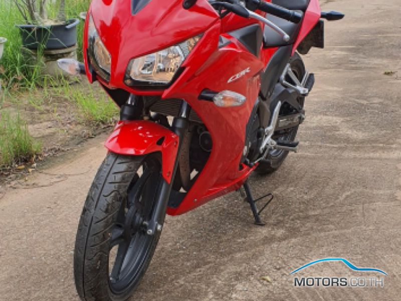 Secondhand HONDA CBR250R (2015)