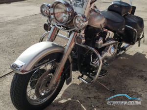 Secondhand HARLEY DAVIDSON Heritage Softail Classic (2003)