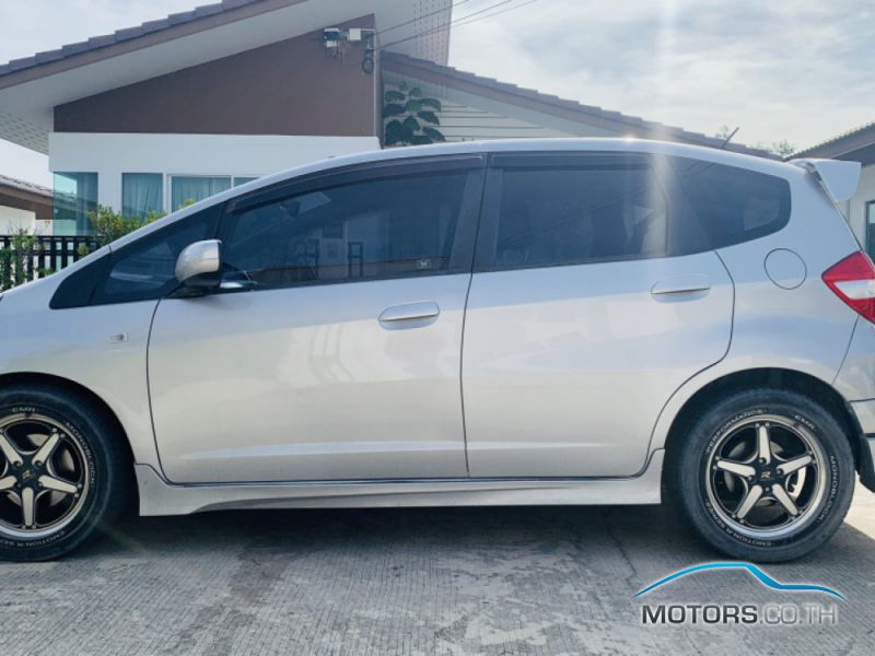 รถใหม่, รถมือสอง HONDA JAZZ (2013)