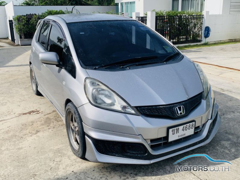 รถใหม่, รถมือสอง HONDA JAZZ (2013)