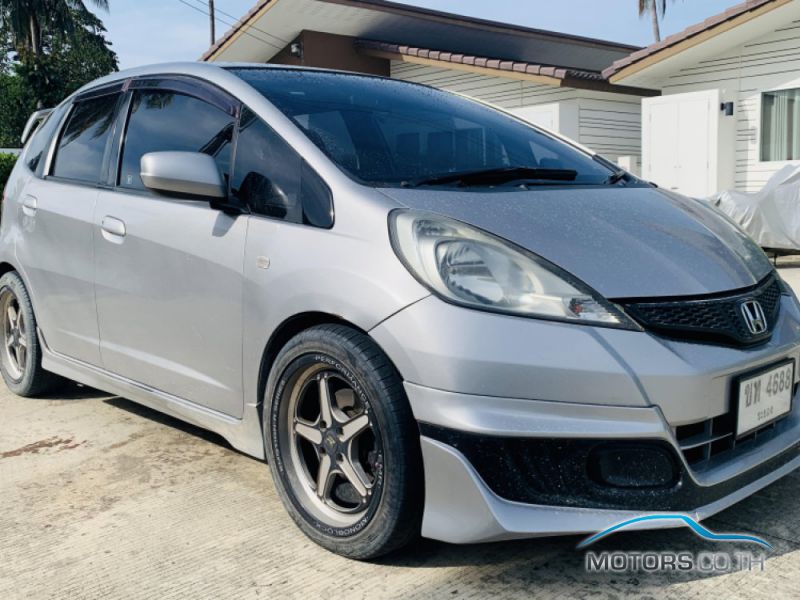 รถใหม่, รถมือสอง HONDA JAZZ (2013)