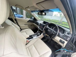 Secondhand HONDA ACCORD (2015)