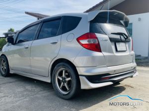 Secondhand HONDA JAZZ (2013)