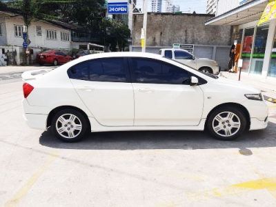 Secondhand HONDA CITY (2012)