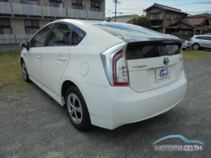 รถมือสอง, รถยนต์มือสอง TOYOTA PRIUS (2014)