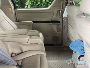 Secondhand TOYOTA ALPHARD (2013)