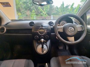 Secondhand MAZDA 2 (2011)