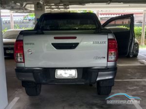 Secondhand TOYOTA HILUX REVO (2019)