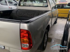 Secondhand TOYOTA HILUX VIGO (2005)